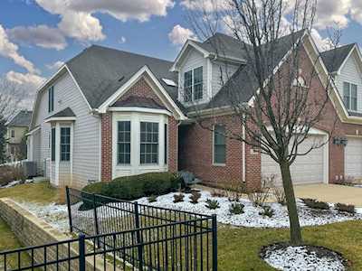 2747 Nicole Circle Aurora, IL 60502
