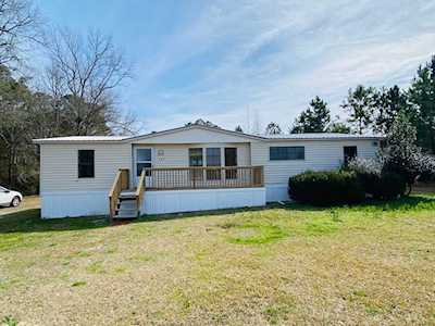 359 Rose Bud Ln. Nichols, SC 29581