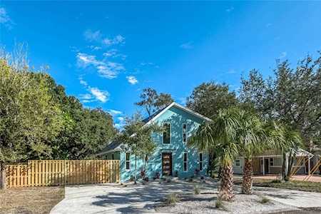 805 Country Club Rd N St. Petersburg, FL 33710