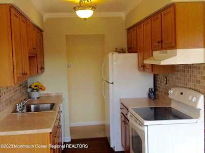 80 Manchester Ct #G Freehold, NJ 07728