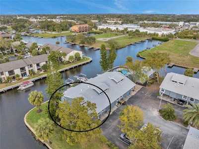 200 Meres Blvd #13 Tarpon Springs, FL 34689