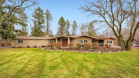 37 W Surrey Ln Barrington Hills, IL 60010