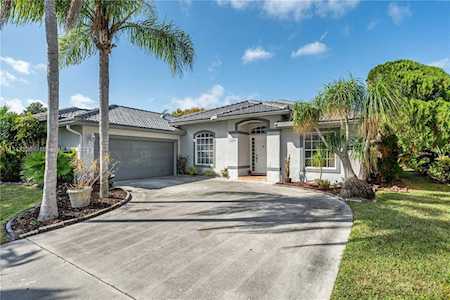 5105 NW 66th Ave Lauderhill, FL 33319