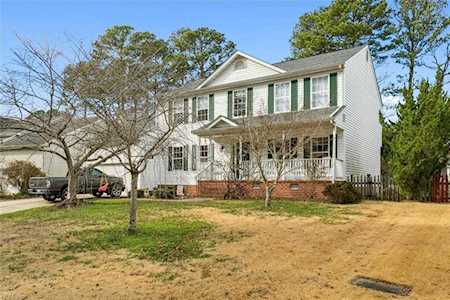 107 Quest Ct Yorktown, VA 23692