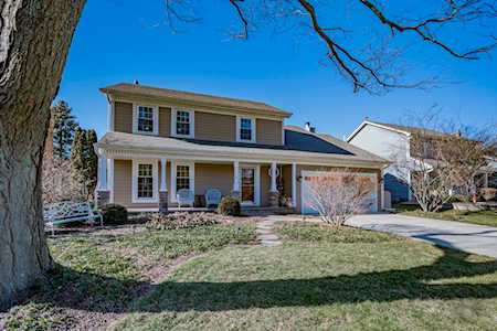2453 Wendover Dr Naperville, IL 60565