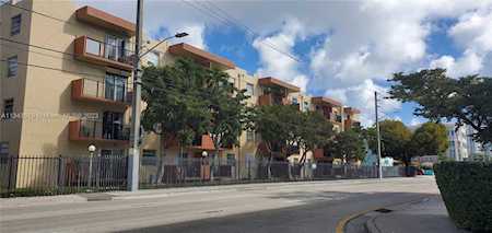 677 SW 9th Ave #105 Miami, FL 33130
