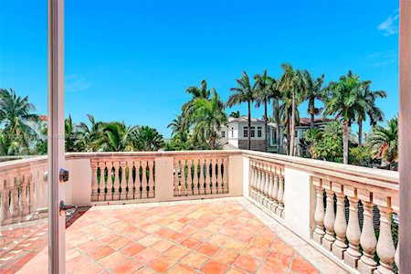 1020 N Venetian Dr Miami, FL 33139