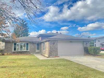 7822 Del Ct Darien, IL 60561