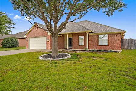 313 Angela Drive Burleson, TX 76028