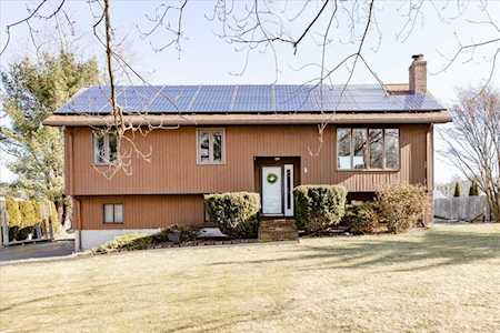 3 Cox Ln Methuen, MA 01844