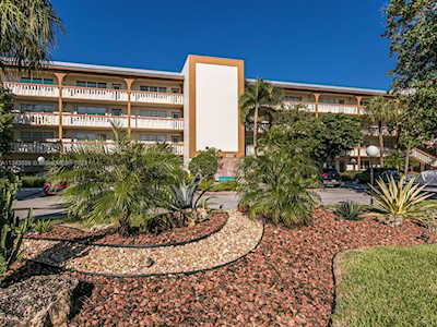 4302 Martinique Cir #F1 Coconut Creek, FL 33066