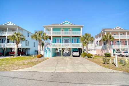 418 Woodland Dr. Garden City Beach, SC 29576