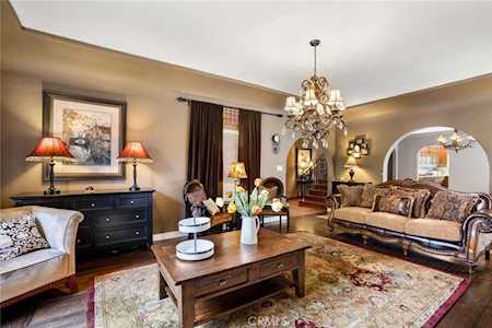 4561 El Cerrito Dr San Diego, CA 92115