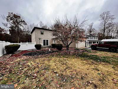 15 Willow Oak Ct Blackwood, NJ 08012