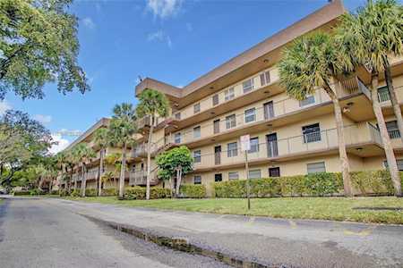 3121 NW 47th Ter #216 Lauderdale Lakes, FL 33319