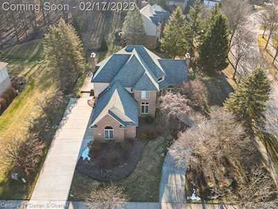 21300 Chase Dr Novi, MI 48375