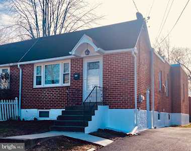 622 Beechwood Darby, PA 19023