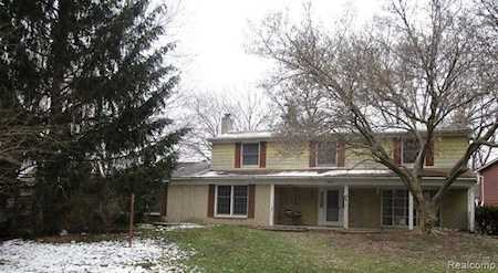 5011 Vincent Shelby, MI 48316