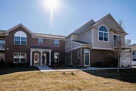 28282 South Pointe New Baltimore, MI 48051