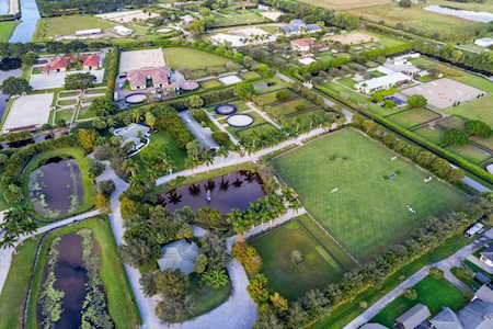 4775 Stables Way Wellington, FL 33414