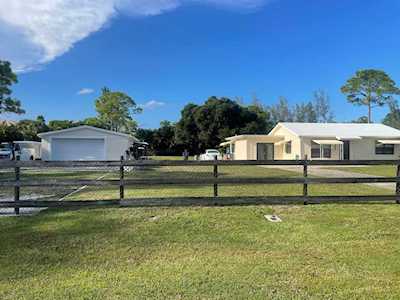 8265 Rodeo Drive Lake Worth, FL 33467