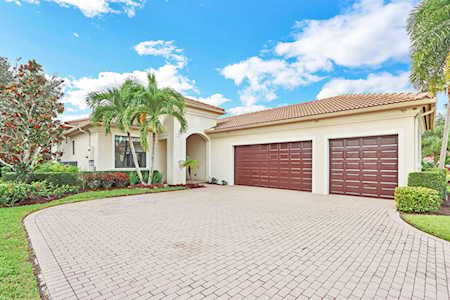 6723 Sparrow Hawk Drive West Palm Beach, FL 33412