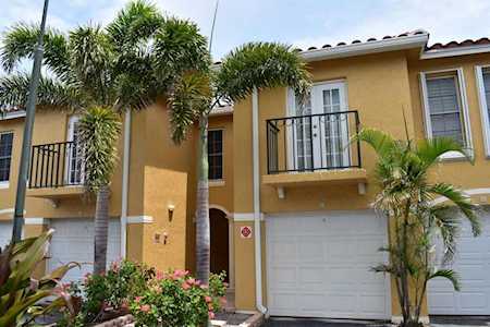 1060 Lake Shore Drive #206 Lake Park, FL 33403