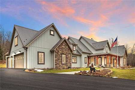 271 S Peninsula Dr Central City, PA 15926