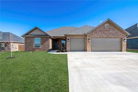 2100 Decker Rd Pea Ridge, AR 72751