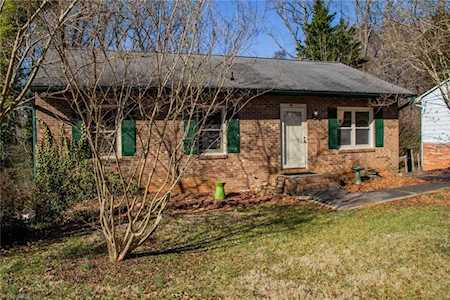 516 Heatherton Lane Rural Hall, NC 27045