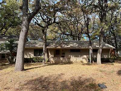 1101 Redbud Court Arlington, TX 76012