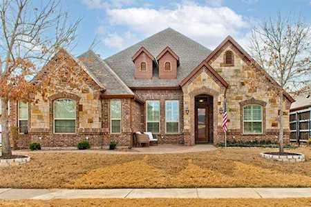 8104 Oak Knoll Drive North Richland Hills, TX 76182
