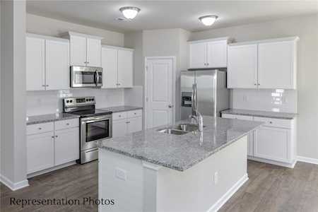 1018 Melanie Run Ln Charlotte, NC 28216