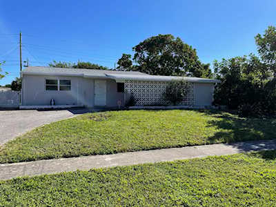 9398 Bellewood Street Palm Beach Gardens, FL 33410