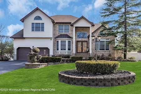 58 Sandpiper Dr Manalapan, NJ 07726