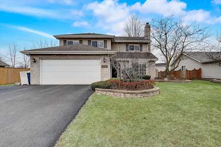 2723 Emma Circle Aurora, IL 60504