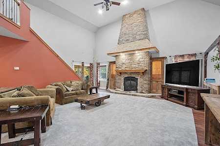 31 Autumn Leaf Dr Groton, MA 01450