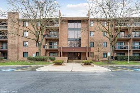714 Walnut Dr #103 Darien, IL 60561