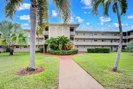 2615 N Garden Drive #306 Lake Worth, FL 33461