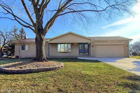 17726 Levan Rd Livonia, MI 48152