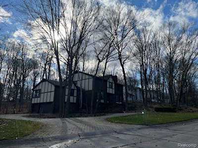 38531 Northfarm Dr Northville, MI 48167