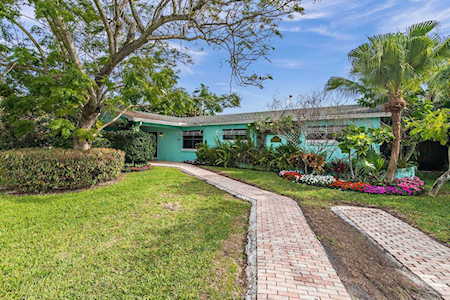 7710 W Lake Drive Lake Clarke Shores, FL 33406