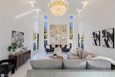 8620 Lakeridge Circle Las Vegas, NV 89117