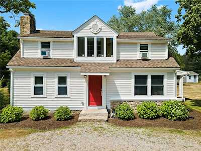 11 Hillsdale Rd Richmond, RI 02892