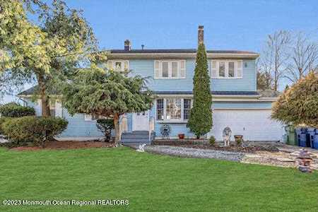 4 Elm Dr Neptune Township, NJ 07753