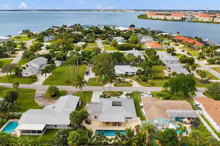 608 Malabar Avenue Fort Pierce, FL 34949