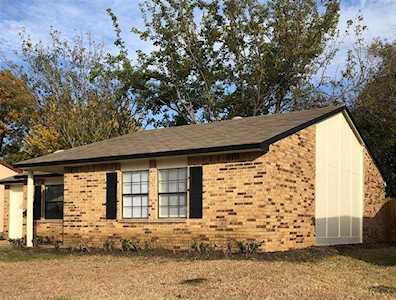 801 Levelland Drive Arlington, TX 76017