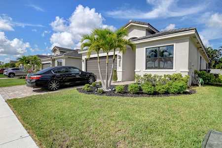 7461 Moonrise Drive Lake Worth, FL 33467