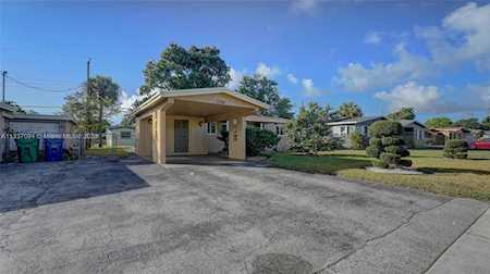 3730 NW 9th St Lauderhill, FL 33311