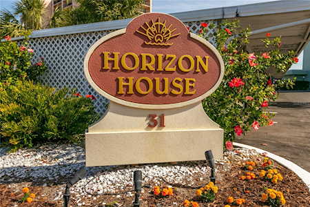 31 Island WAY #201 Clearwater, FL 33767